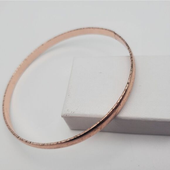 Distressed‎ gold toned bracelet bangle estate find! 💥 - Picture 2 of 2